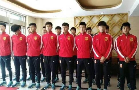 口竹巫念什么字
